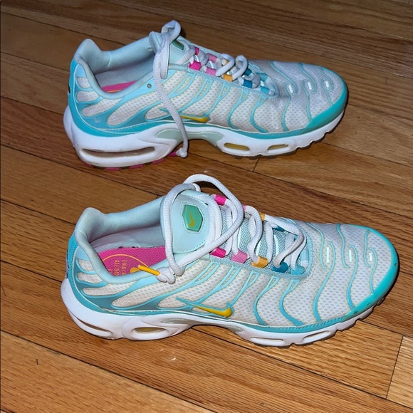 Nike Shoes - Nike TN Air Sneakers